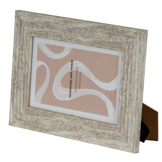 Landscape 4x6 photo frame displaying the textured, pale wood finish and mitred corners.